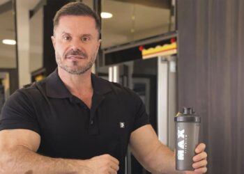 Influencer fitness Renato Cariani é acusado de envolvimento em esquema de tráfico de drogas e desvio de produtos químicos